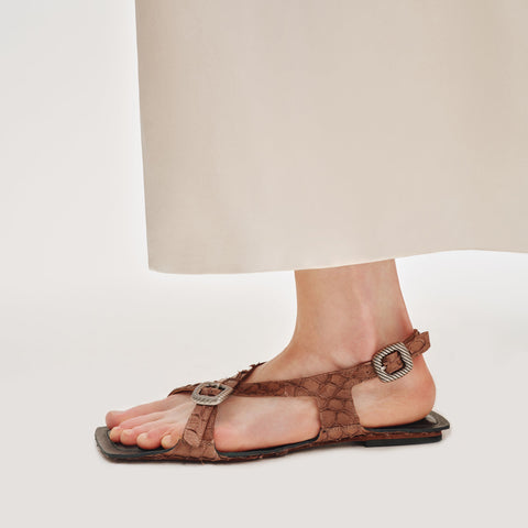 Open-toe sandals